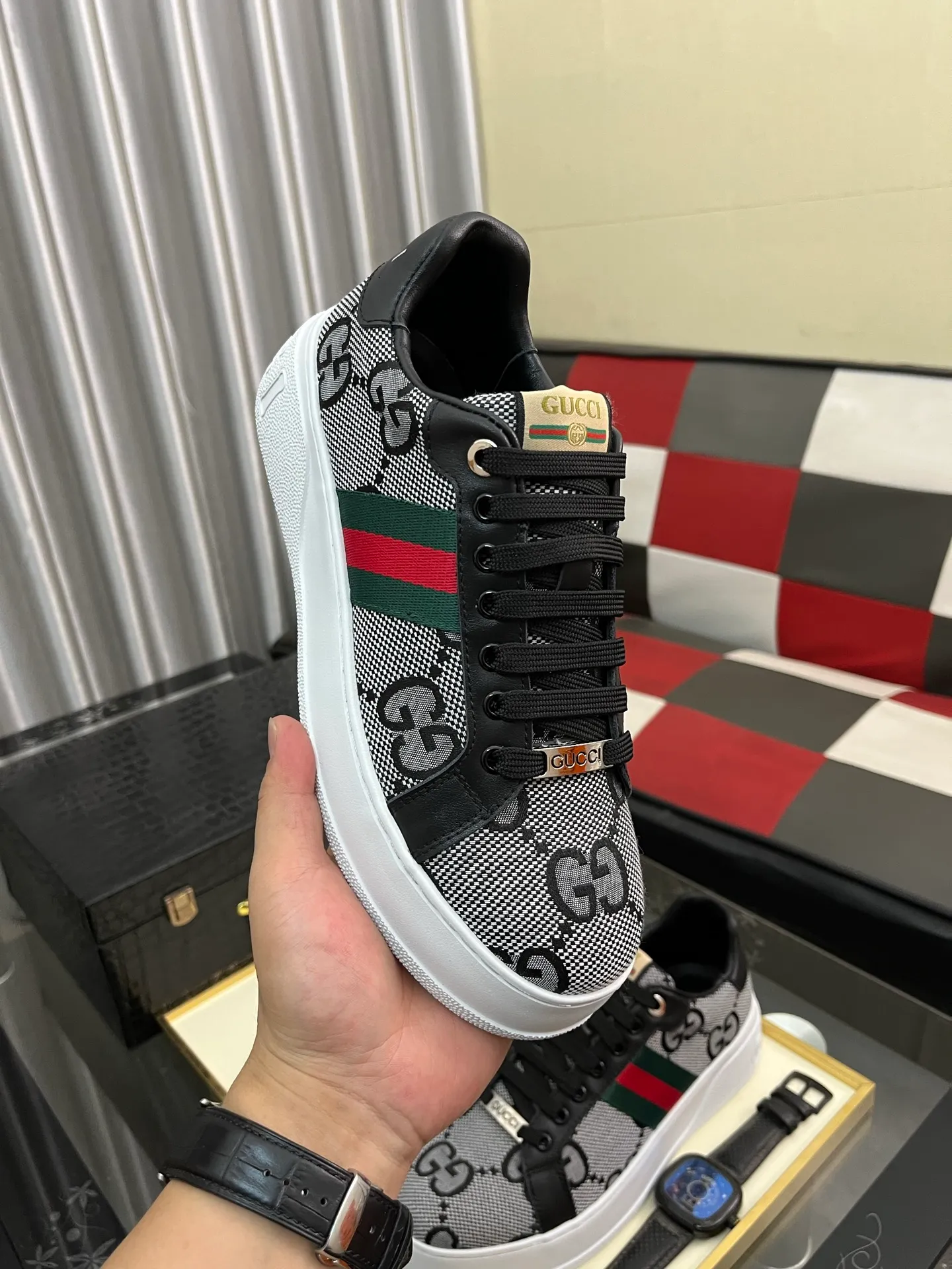 Men's Men's Shoes 💰420⌚️⌚️《Gucci*》The latest hot style casual shoes, top brand [seduce] luxury~purchase, top~quality. [Strong] The upper is made of imported breathable cowhide with material ➕ breathable sheepskin feet (•) and fine workmanship. The original stylish and stylish soft rubber wear-resistant outsole is light and comfortable on the foot. The real thing looks better when photographed in real life. 305: code: 38-44, 3️⃣ colors available